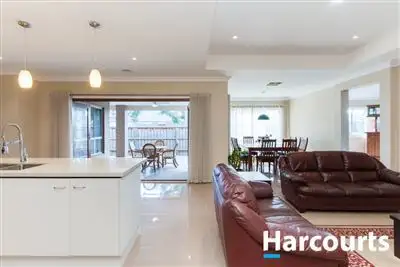 Fifth view of Homely house listing, 10 Armstrong Street, Cranbourne East VIC 3977