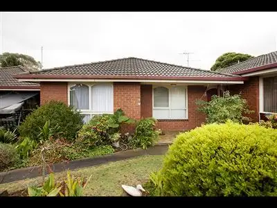 2/15 Archibald Crescent, Warragul VIC 3820
