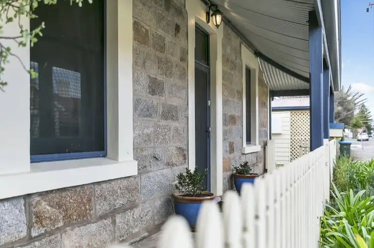 2 Freeling Street, Port Elliot SA 5212