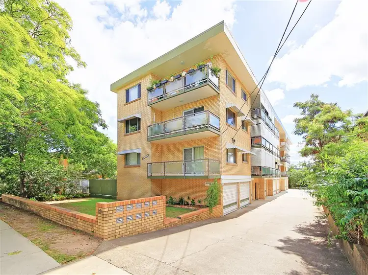 Main view of Homely unit listing, 1/20 Kitchener St, Coorparoo QLD 4151
