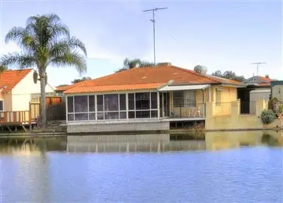 16 Foreshore Cove, South Yunderup WA 6208