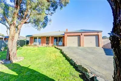 48 Cartledge Avenue, Mount Clear VIC 3350