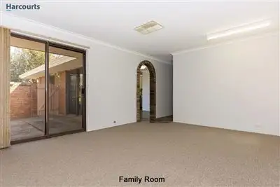 10 Fleet Way, Beldon WA 6027