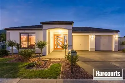 8 Corrigans Road, Cranbourne East VIC 3977