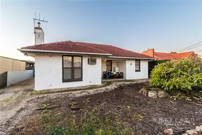 4 Warwick Avenue, North Brighton SA 5048