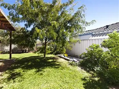 24 Lansing Street, Queens Park WA 6107