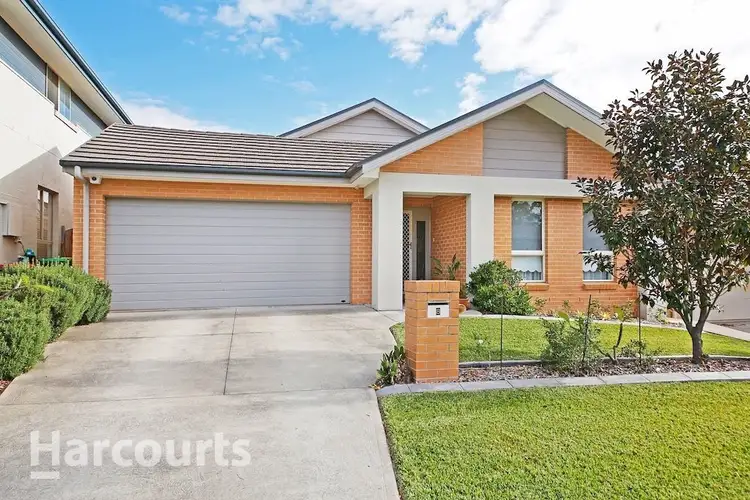 8 Carlton Road, Campbelltown NSW 2560