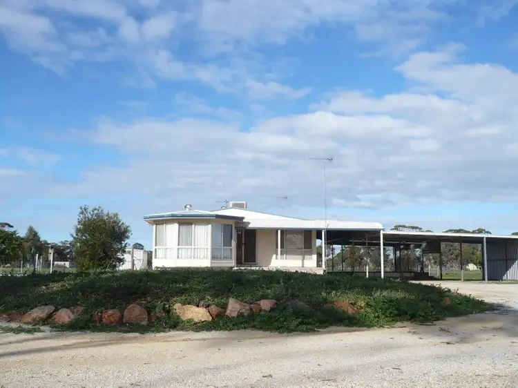 98 Brown, Moora WA 6510