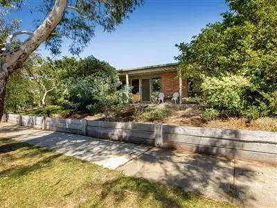 8 Lyn Court, Somerville VIC 3912