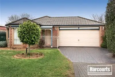2 Lynwood Walk, Narre Warren South VIC 3805