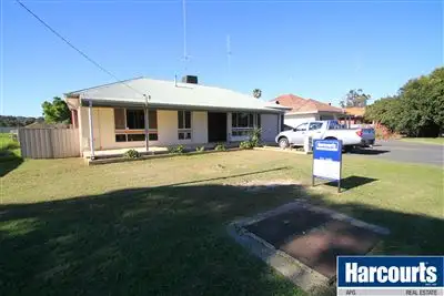 128 Young Street, Harvey WA 6220