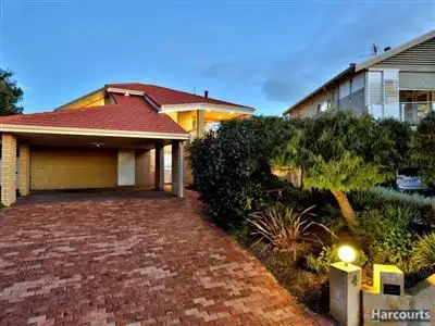 Second view of Homely house listing, 4 Ozone Court, Halls Head WA 6210