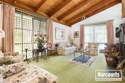 Fifth view of Homely house listing, 10 Graneel Grove, Berwick VIC 3806
