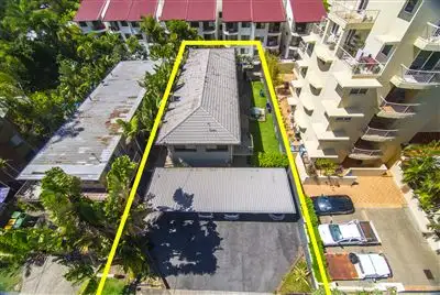 Main view of Homely block of units listing, 9 Cronin Avenue, Main Beach QLD 4217