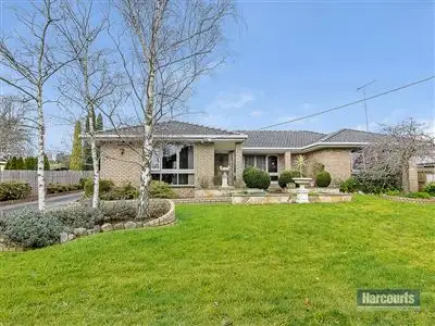 6 Albert Road, Drouin VIC 3818