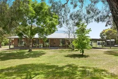 128 Hayes Drive, Smythes Creek VIC 3351