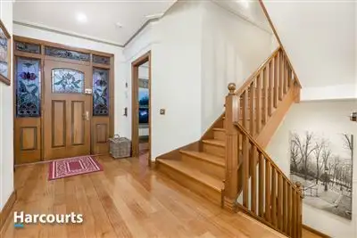 Fourth view of Homely house listing, 10 Barellan Mews, Berwick VIC 3806