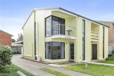 Second view of Homely house listing, 4/18 Merrilli Place, Port Elliot SA 5212