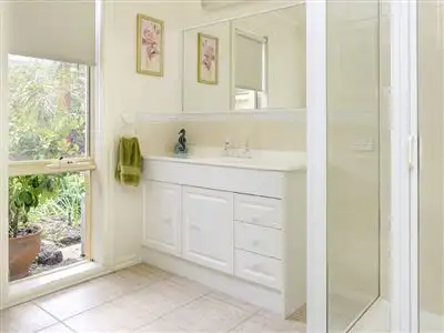 Fifth view of Homely house listing, 4 Caroline Court, Rosebud VIC 3939