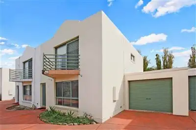 Main view of Homely townhouse listing, 2/9 Ostia Court, Thomastown VIC 3074