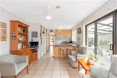 Seventh view of Homely house listing, 1 Bella Court, Thomastown VIC 3074
