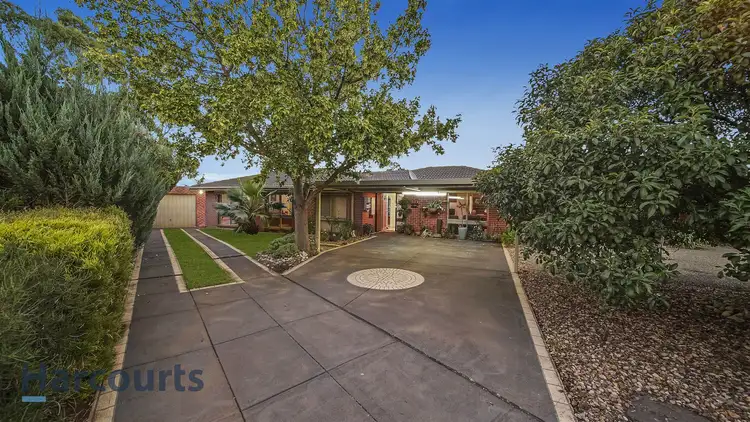 17 Dumbarton Circuit, Melton West VIC 3337