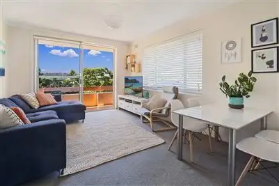 3/84 Wyadra Avenue