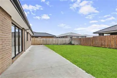 Fifth view of Homely house listing, 5 Cloverfield Crescent, Wollert VIC 3750