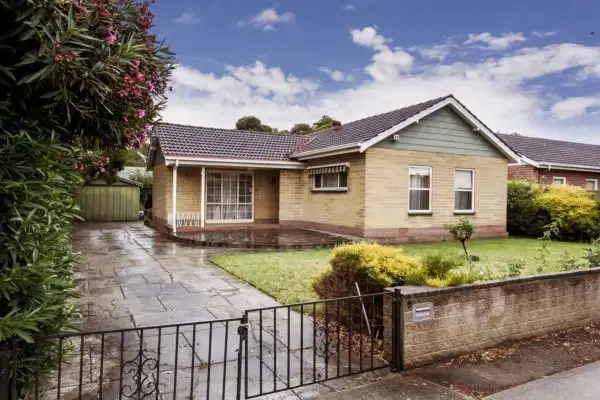 Fourth view of Homely house listing, 2 Thorne Crescent, Mitchell Park SA 5043