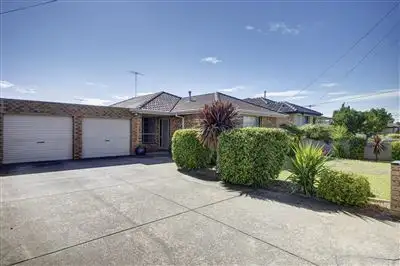 17 Michell Close, Norlane VIC 3214