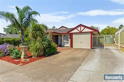 5 Madigan Crescent, Woodcroft SA 5162