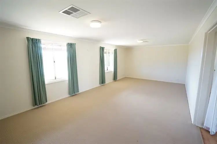 Second view of Homely house listing, 5 Andromeda Court, Southern Cross WA 6426