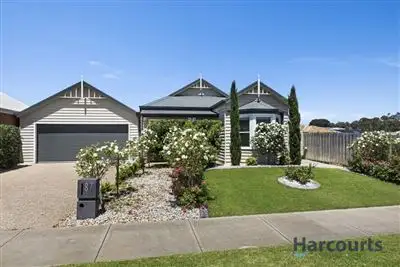 87 Cook Street, Drouin VIC 3818