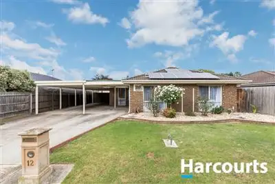12 Gipps Crescent, Cranbourne North VIC 3977