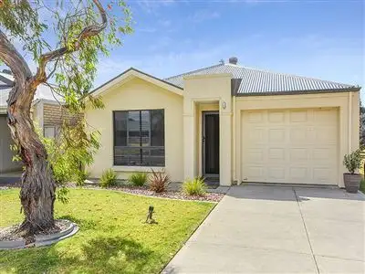 10 Africaine Drive, Mccracken SA 5211