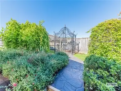 Sixth view of Homely house listing, 6 Amber Court, Drouin VIC 3818