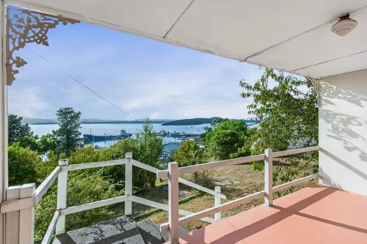 135 Flinders Street, Beauty Point TAS 7270