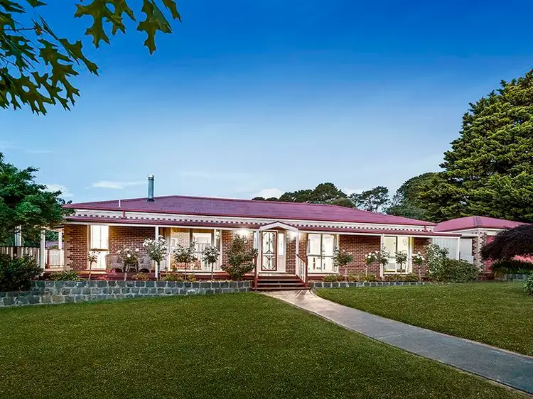 1 Sorrent Court, Gisborne VIC 3437