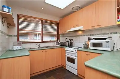 Fifth view of Homely house listing, 4 Casale Court, Frankston VIC 3199