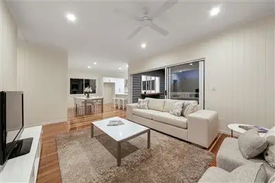7 Calston Street, Oxley QLD 4075