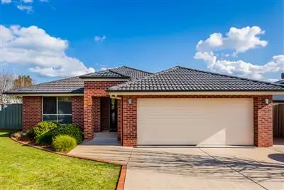 71 Honeyeater Circuit, Thurgoona NSW 2640