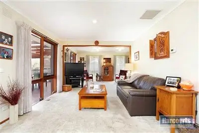 Fourth view of Homely house listing, 10 Raheen Court, Vermont South VIC 3133