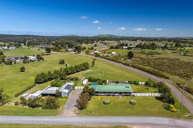 17 Johns Road, Creswick VIC 3363