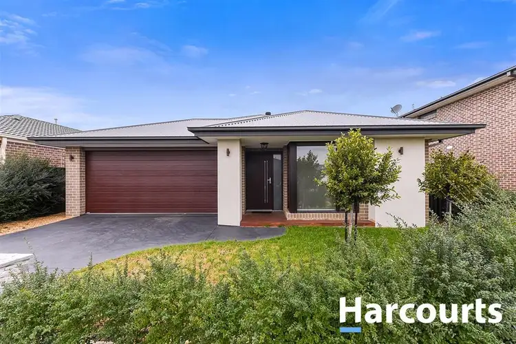 19 Guilfoylia Drive, Cranbourne North VIC 3977