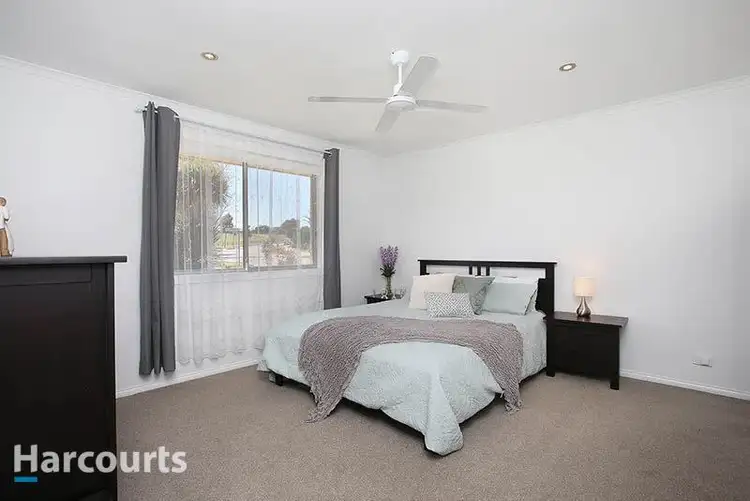 Fifth view of Homely house listing, 1 Tandarra court, Carrum Downs VIC 3201