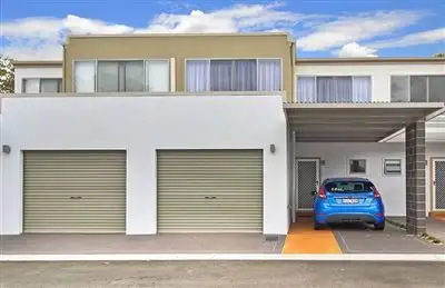 2/430 Pine Ridge Road, Coombabah QLD 4216