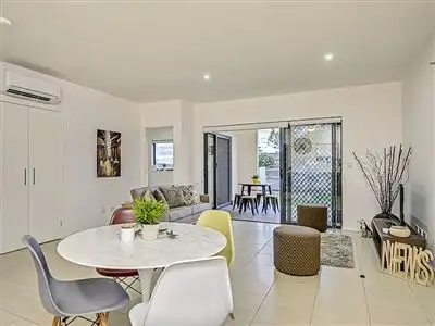 1/71 Dansie Street, Coorparoo QLD 4151