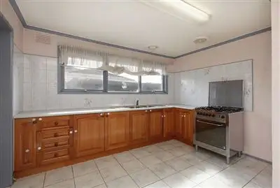 Fourth view of Homely house listing, 10 Cambridge Court, Thomastown VIC 3074
