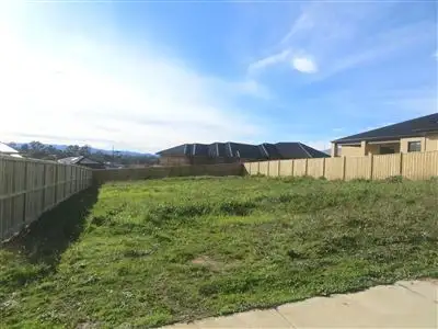 L 930 (9) Tara Grove, Drouin VIC 3818