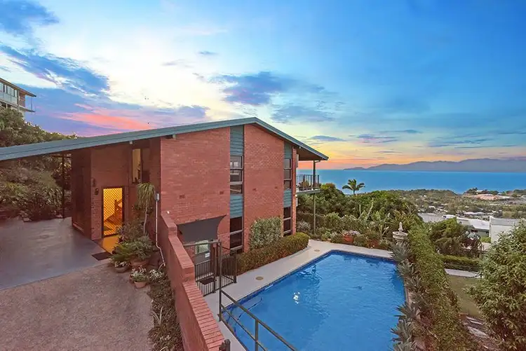 6 Edinburgh Court, Castle Hill QLD 4810